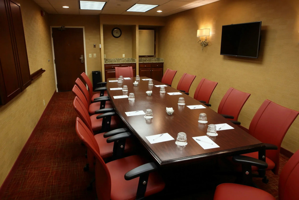 Hampton Inn & Suites Charlottesville at the University