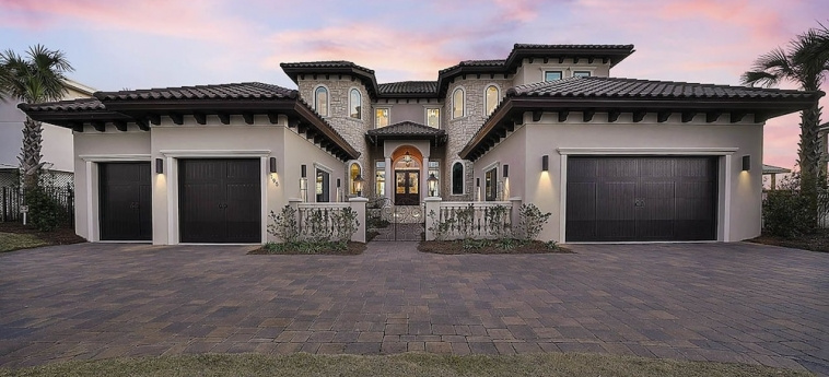 Verona by RedAwning