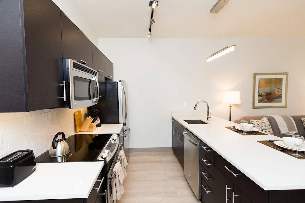 Cook City Suites - 1338 Chestnut Street