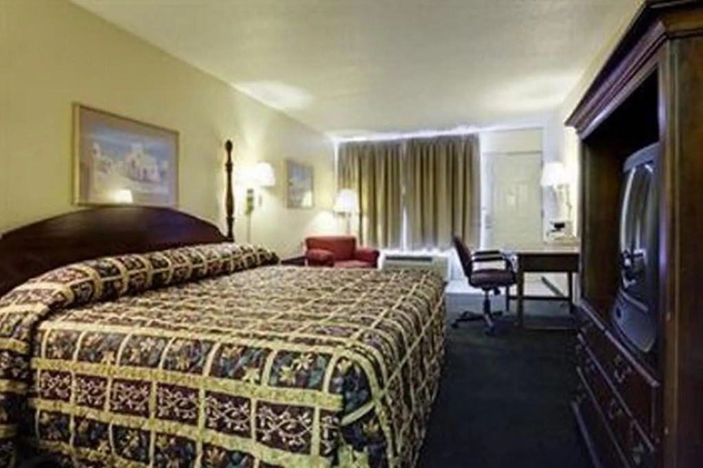 Econo Lodge Inn  Suites Amarillo