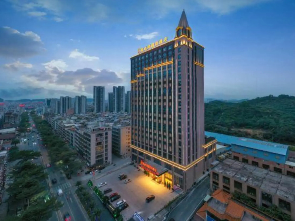 Vienna International Hotel (Maoming Gaozhou)