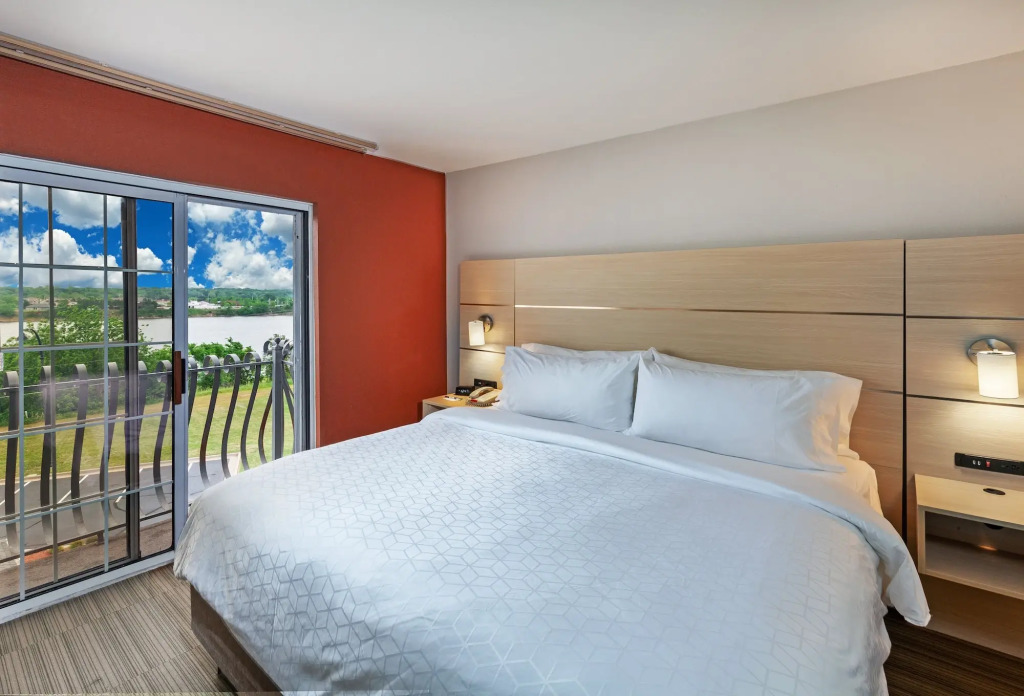 Holiday Inn Express Hotel and Suites Jenks by IHG