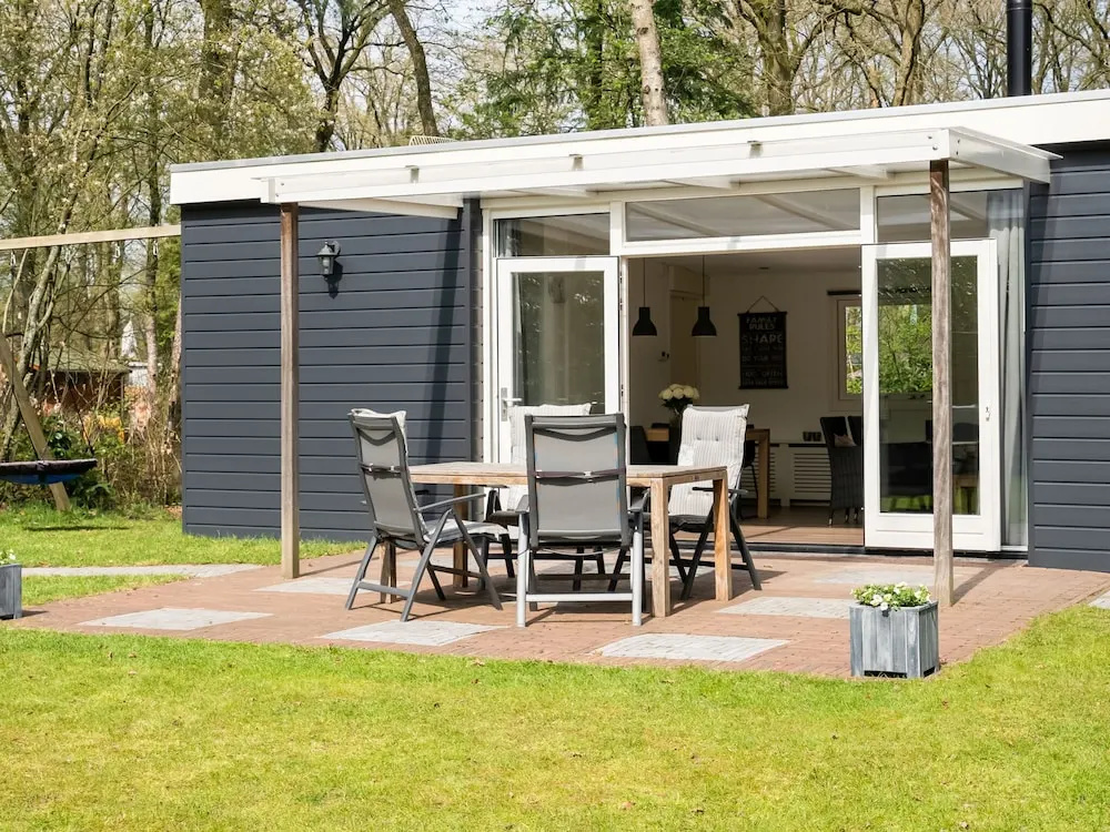 Secluded Bungalow in Laag-soeren With Garden