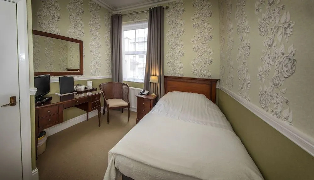 Dunoon Hotel