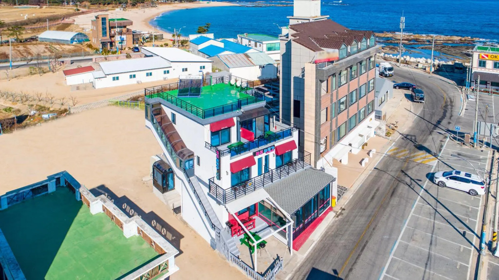 Goseong Pension Badatga
