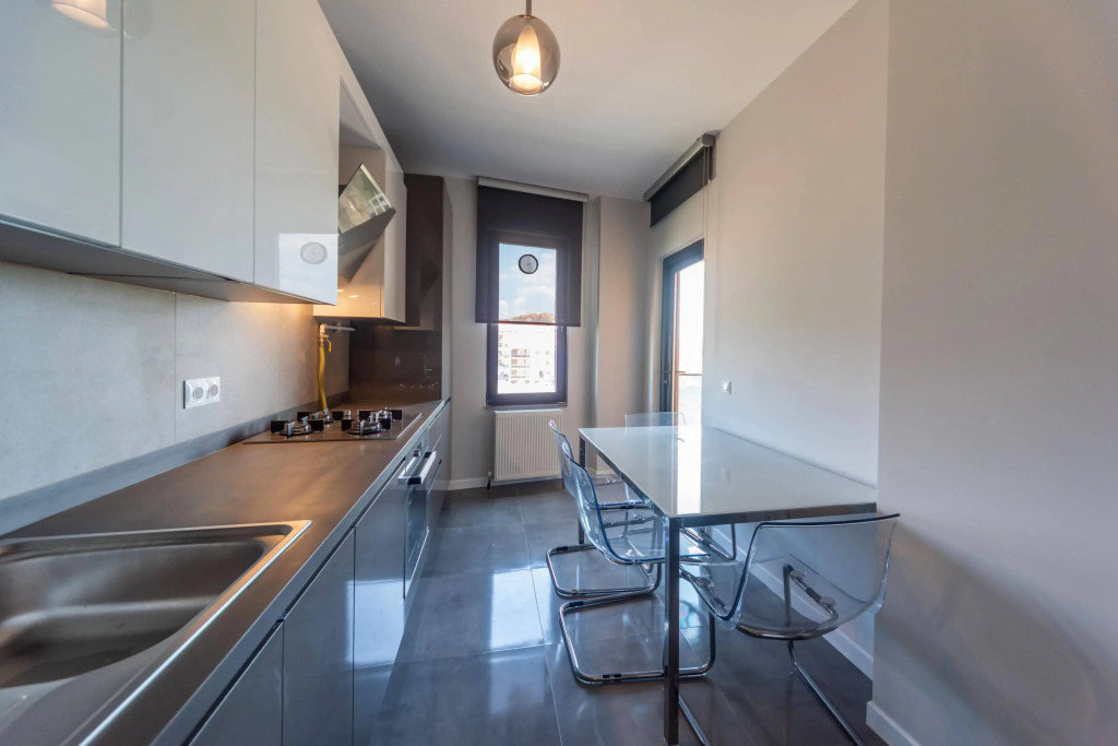 Green Hills Suites