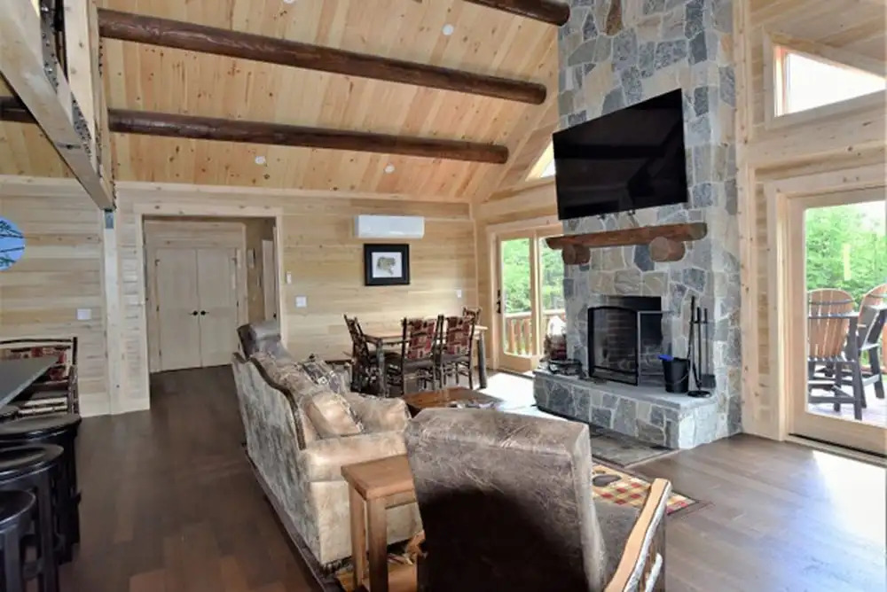 Back Lake Lodges Eagles Nest