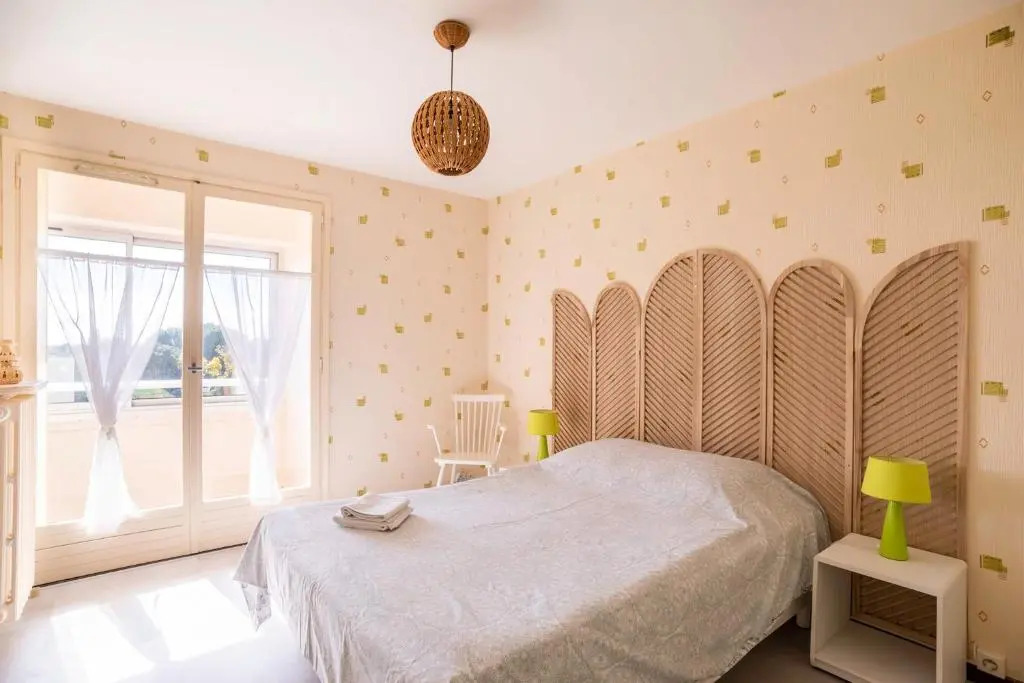 Flat with loggia at 10min from the BEACH