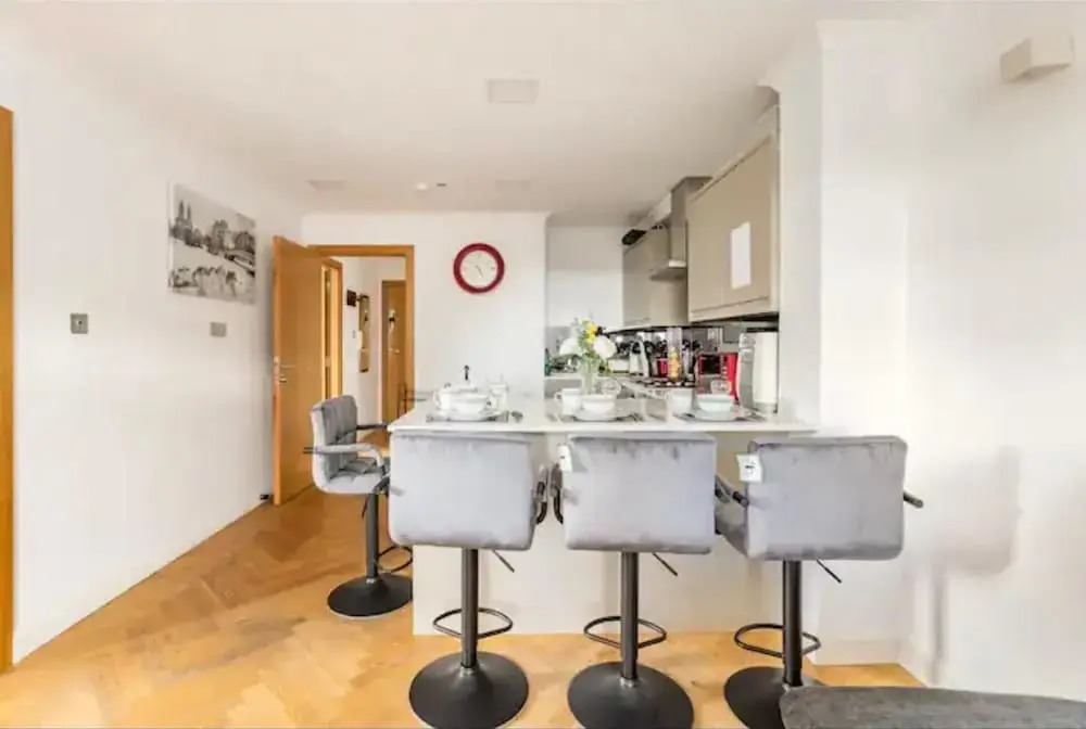 4 Guests - 2 Bedrooms - Quick Links Central London