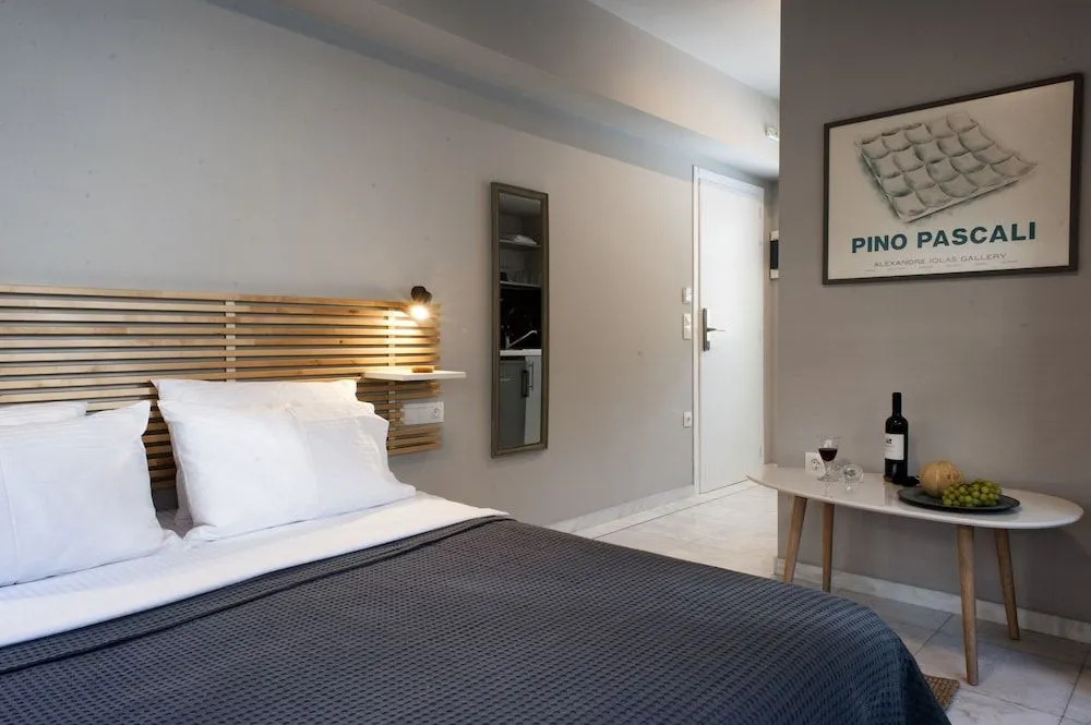 Caravel Voyage Suites By Living Spacegr
