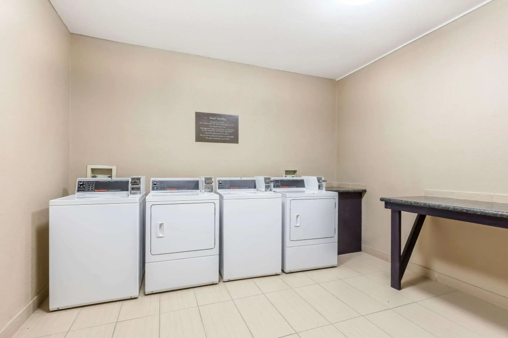 Comfort Inn & Suites Crystal Inn Sportsplex