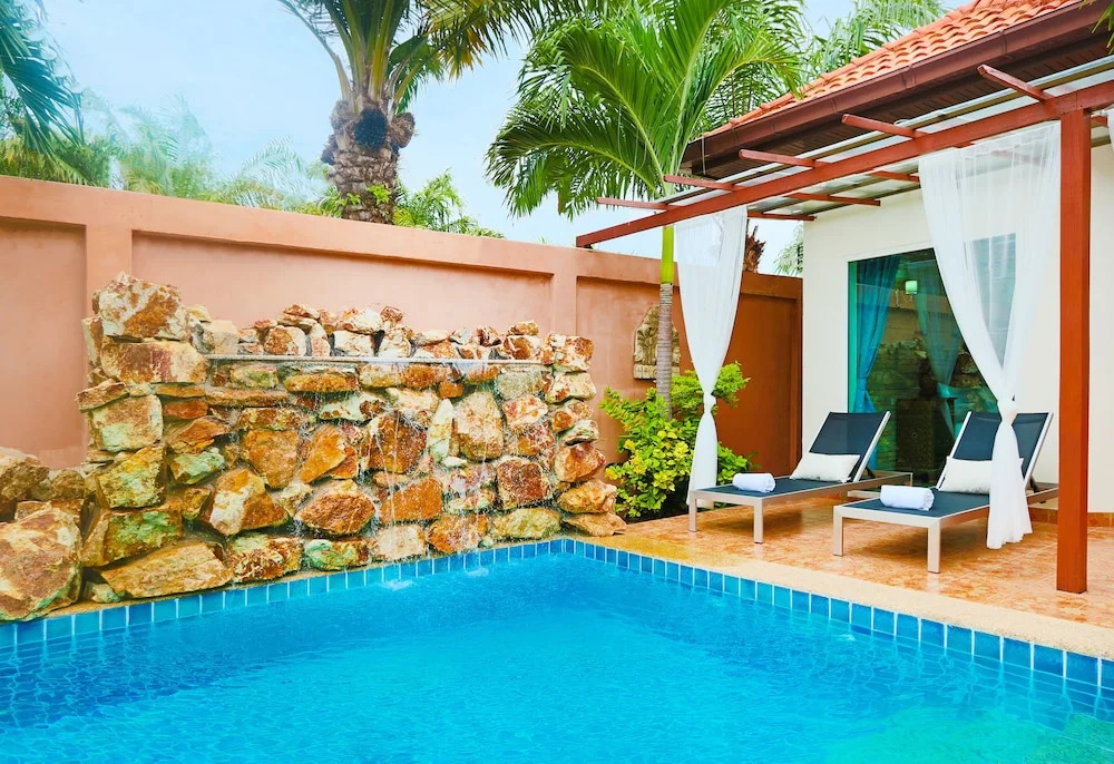 Majestic Villas Cosy Beach Pattaya