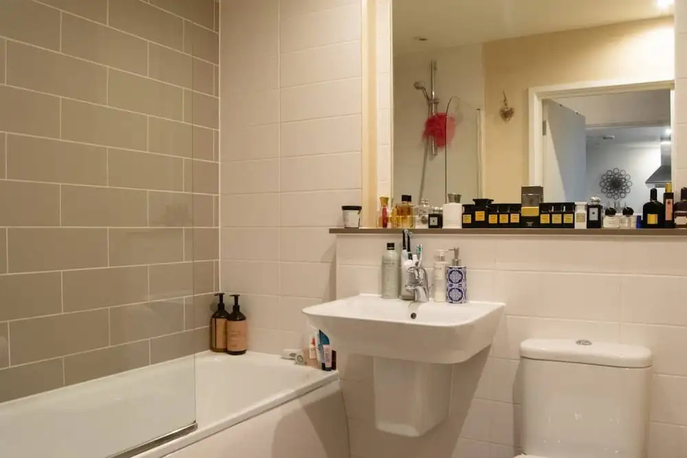 Contemporary 1 Bedroom Flat Near Mile End Station