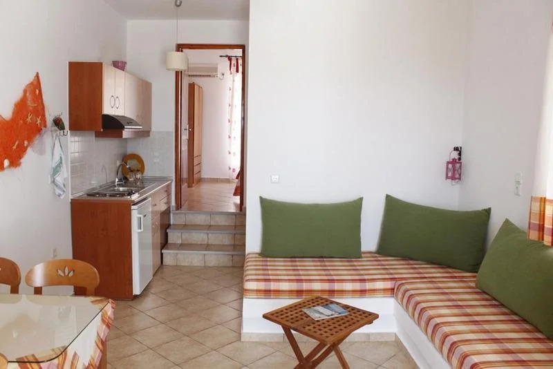 Mirabeli Apartments & Suites