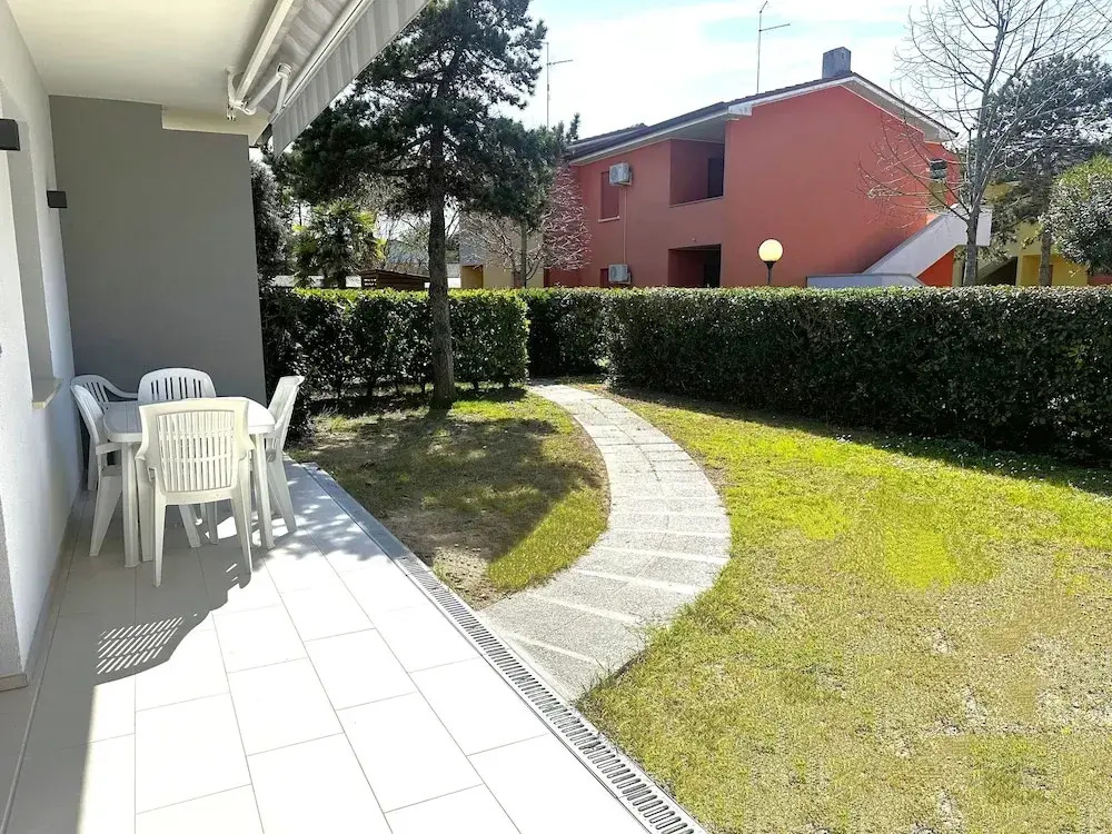 Apartment With Garden-beahost
