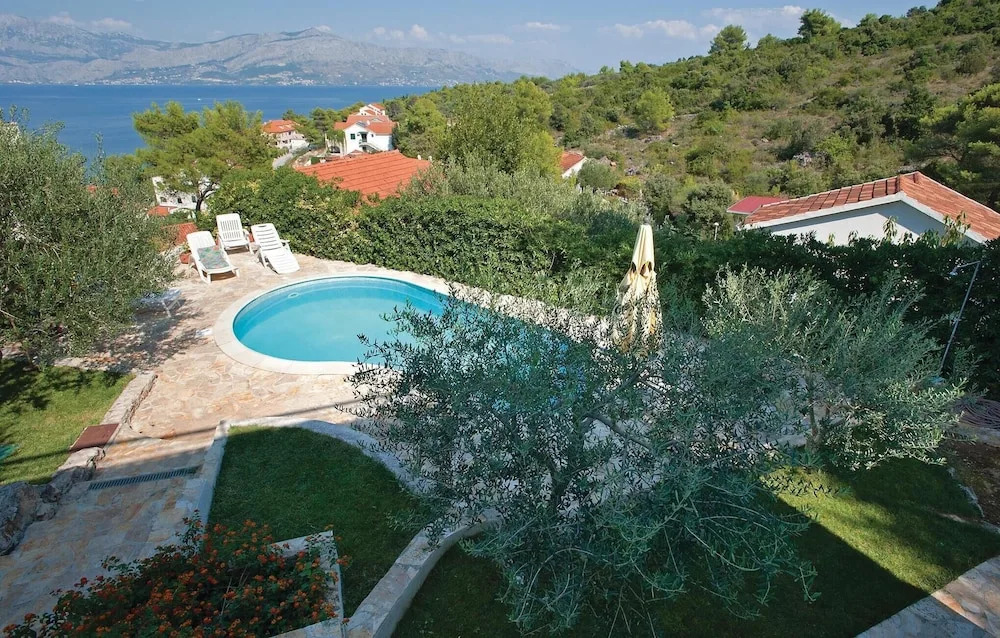 Amazing Home In Postira