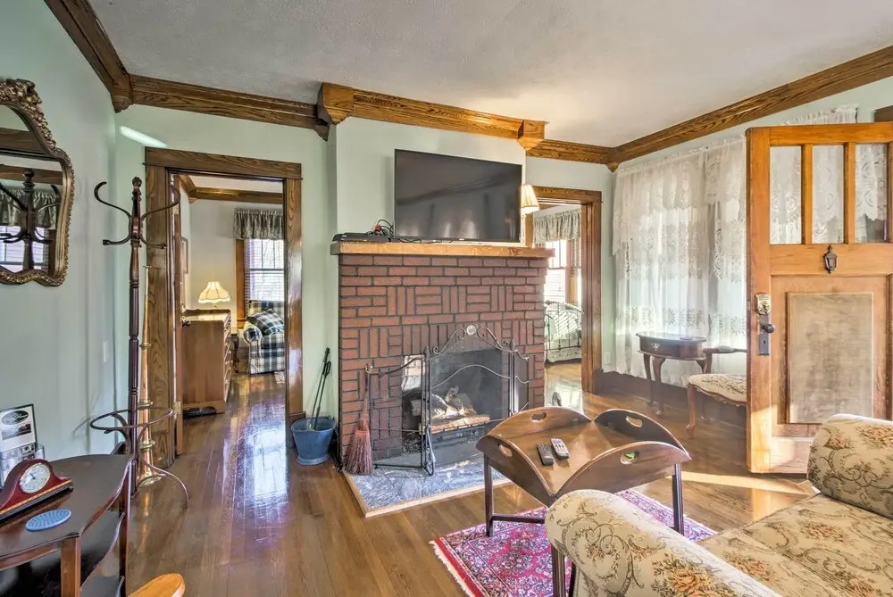 Damascus Home w/ Fire Pit & Views, Walk to Shops!