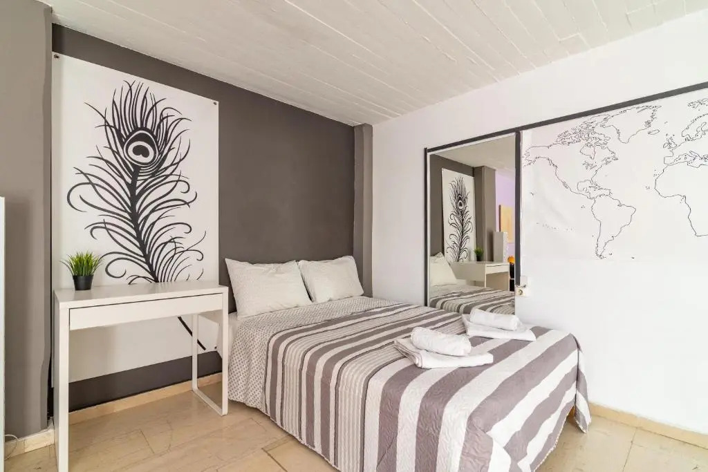 Loft Style Central Studio Large Terrace 100Mbps