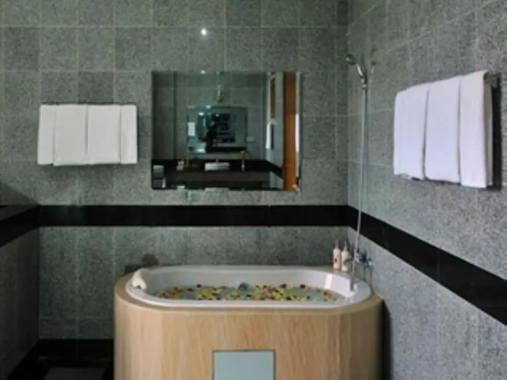 Royal Reward Resort