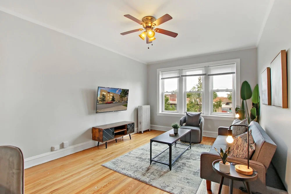 1BR Vibrant Apt in Old Irving Park