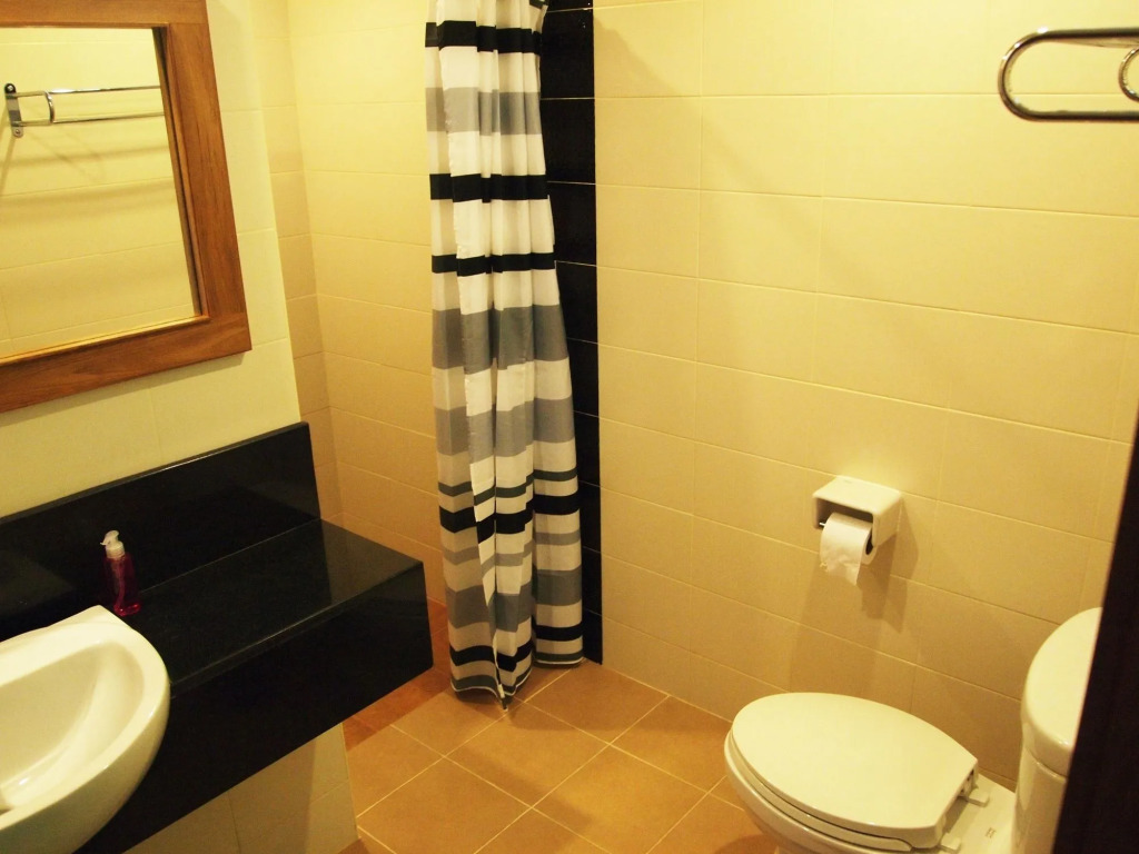 Phuket Ecozy Hotel