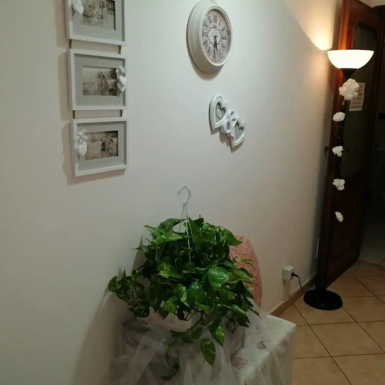 La Perla B & B Check in Time from h 20 pm till Midnight Orario check in da h 20 pm a mezzanotte