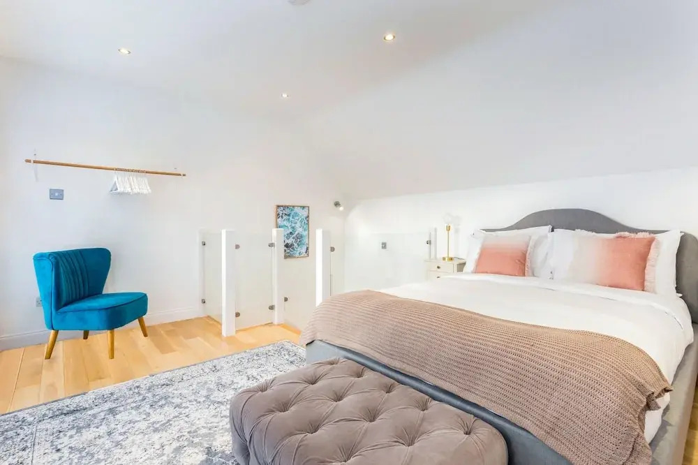 The Crabtree Coach House - 4bdr House With Private Rooftop Terrace