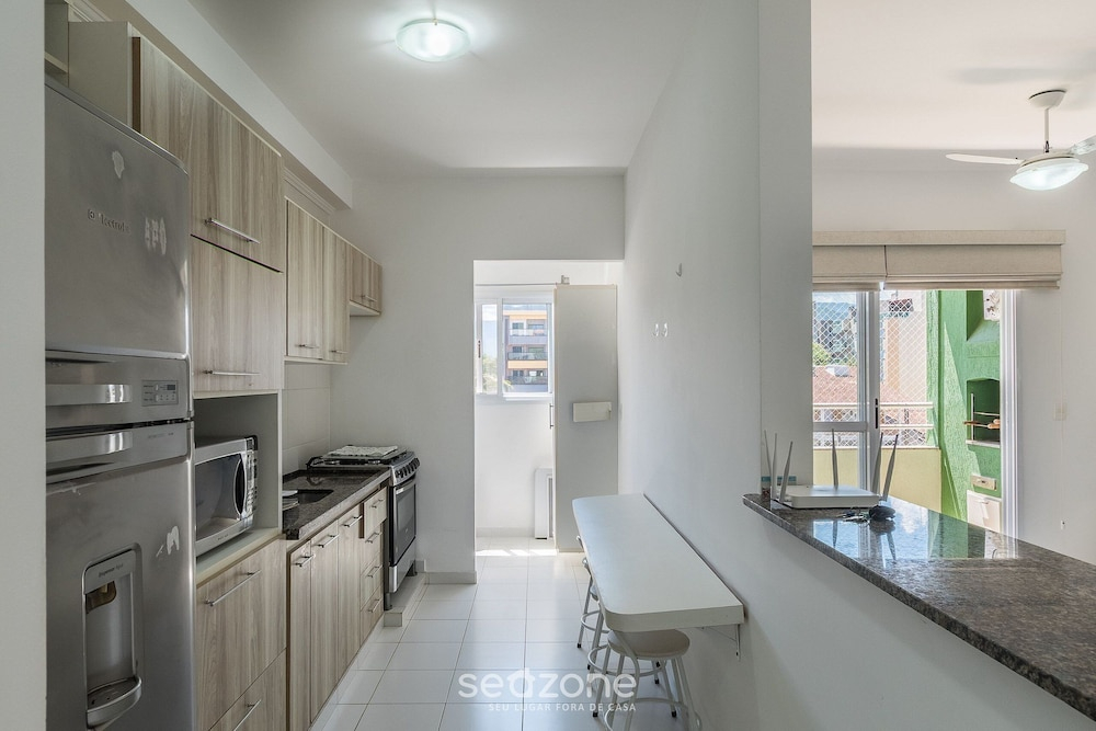 Apt in Condo w/ Pool 350m From the Beach Pvj0021