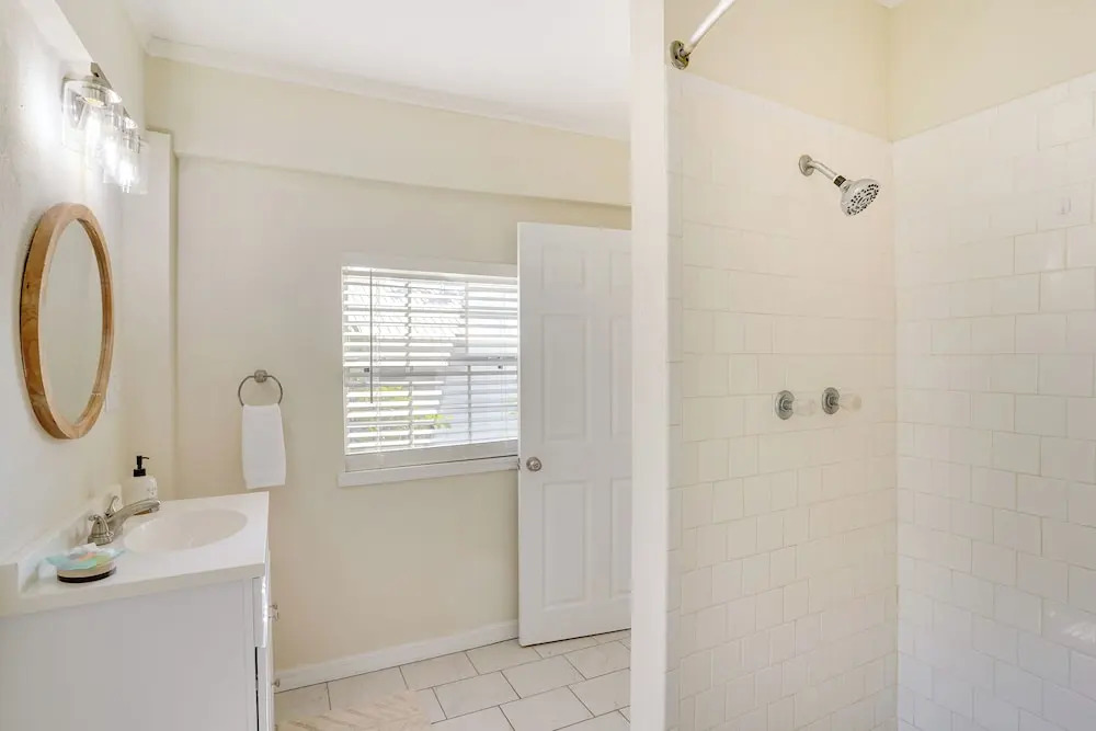 Lake Wales Vacation Rental w/ Screened-in Porch!