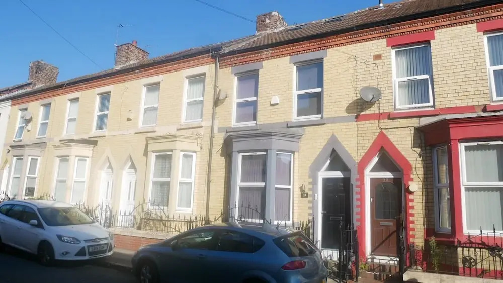 NEW Sleek 6BD Kensington Home Close to City