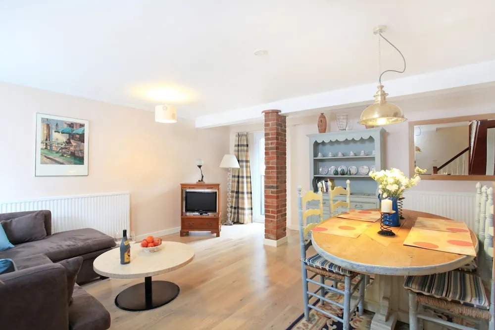 Maisonette No. 06 Magdalen Mews