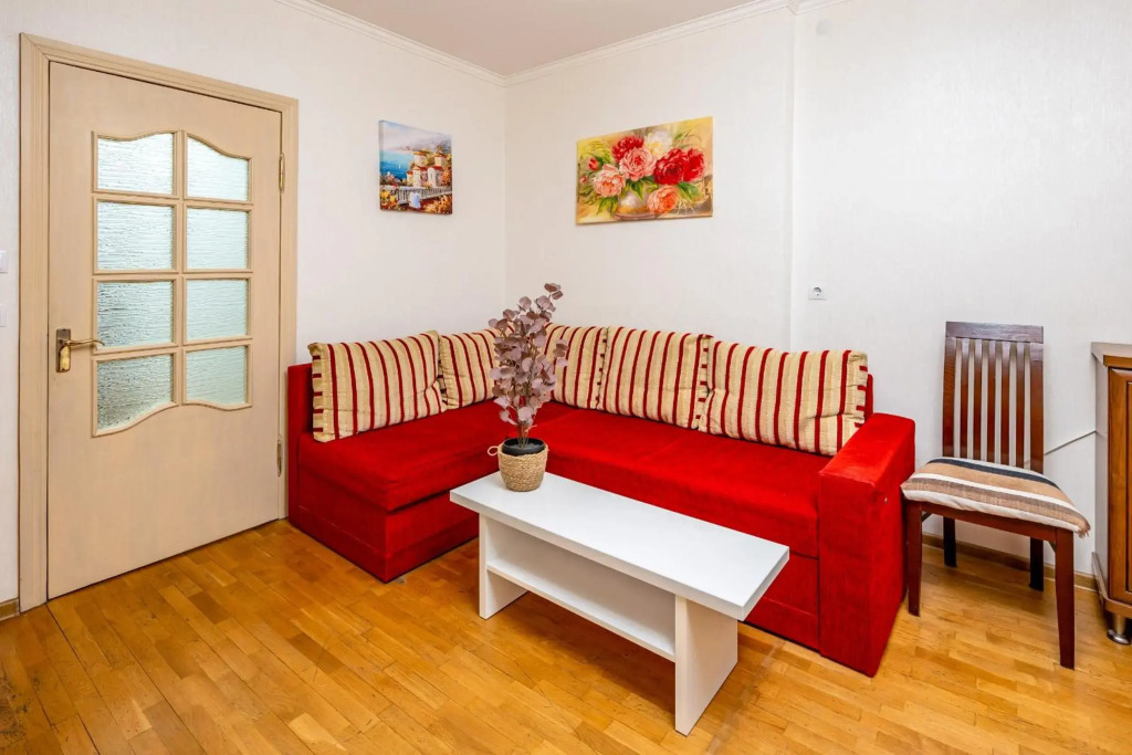 Just another comfy apartment on the main squere. 2 bedrooms, own heating, AC