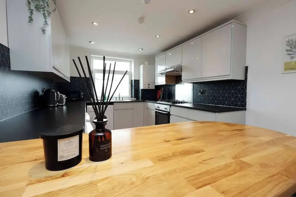 Luxury Living, Central Spot