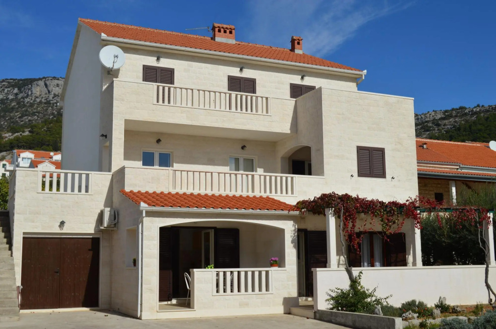 Frama - 3 apartments - A2 More (2+2)