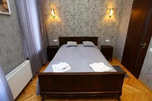 Guest House 2017