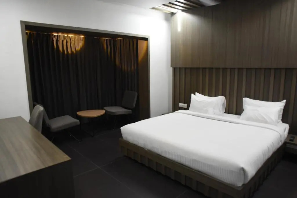 RATHNA RESIDENCY - Near US CONSULATE