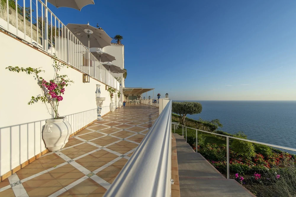 My Exclusive Italy - Exclusive Villa in Praiano with Pool & View