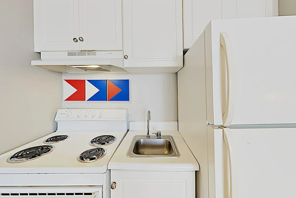 2 Historic District S, River-views Balconies 2 Bedroom Condo