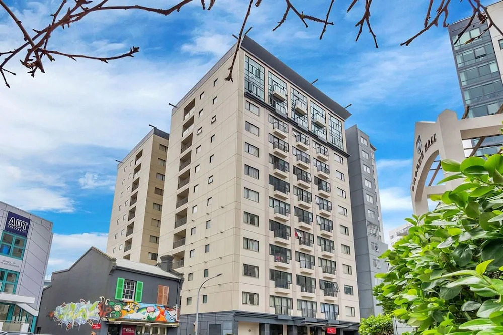 JHT - 1 BRM Apartment, Carpark, Next to University