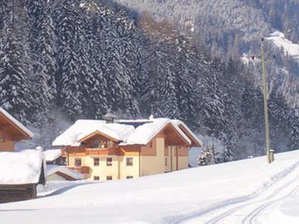 Bright Holiday Home in Huttschlag near Mountains Ski Slopes