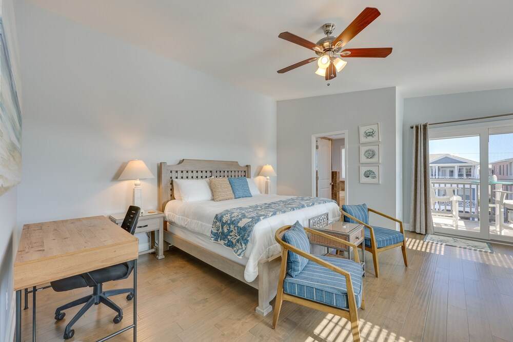 Townhome w/ 2 Decks: Walk to Ocean!