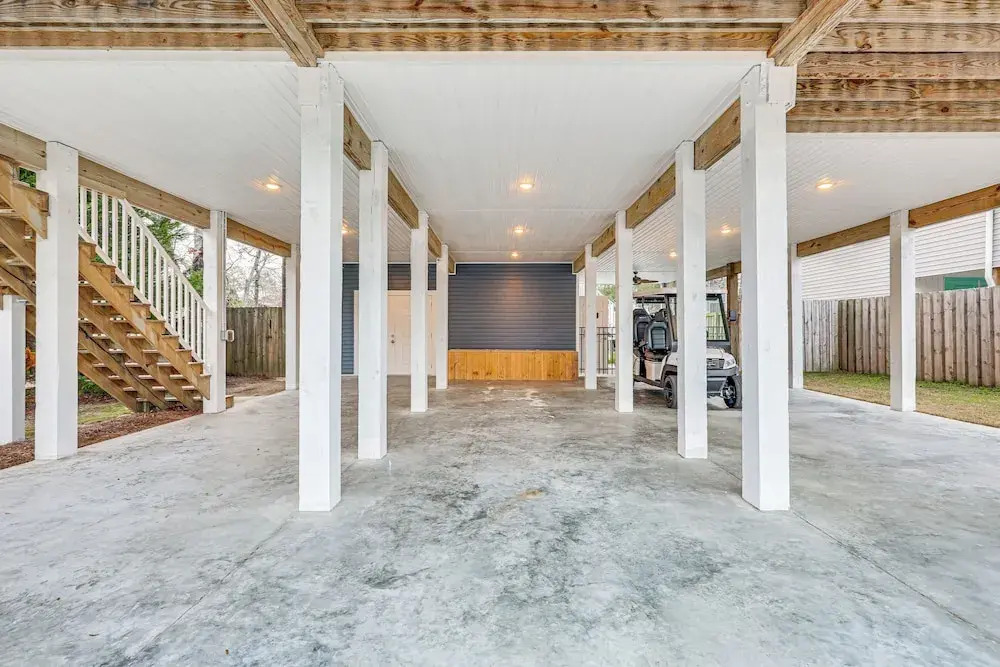 2 Mi to Long Beach: Home w/ Patio & Putting Green!