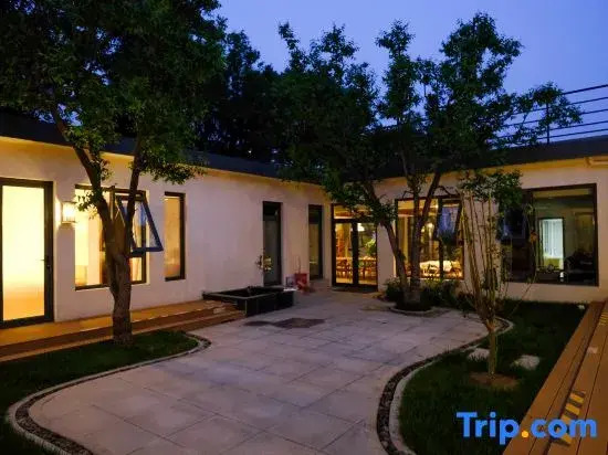 Shanwan Township Su (Beijing Hongluosi Branch)