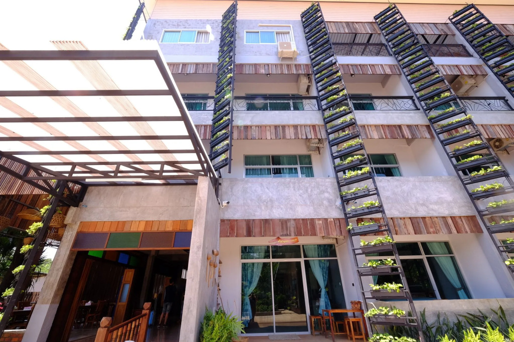Hug Sakhonnakhon Hotel