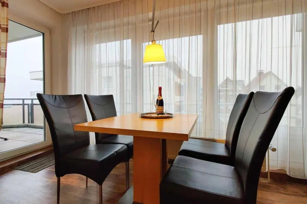 Ferienwohnung-24-in-der-Residenz-Meeresbrandung-mit-Meerblick
