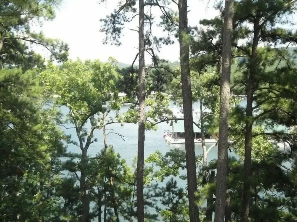 Mountain Harbor two bedroom cottage on the lake