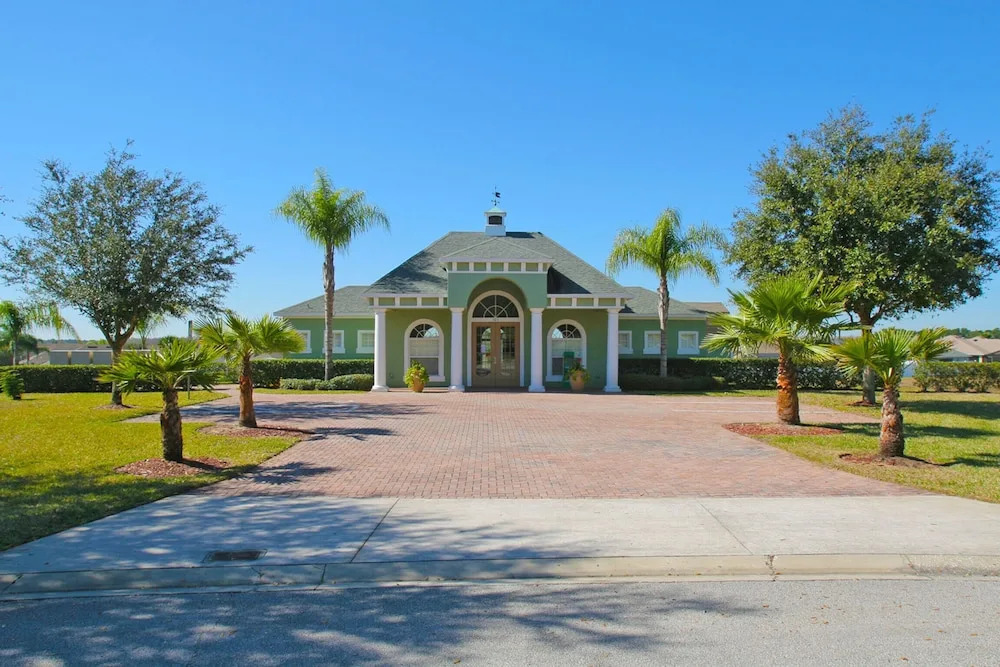 This is a Wonderful 4 Bedroom Vacation House to Stay in Wail in Davenport