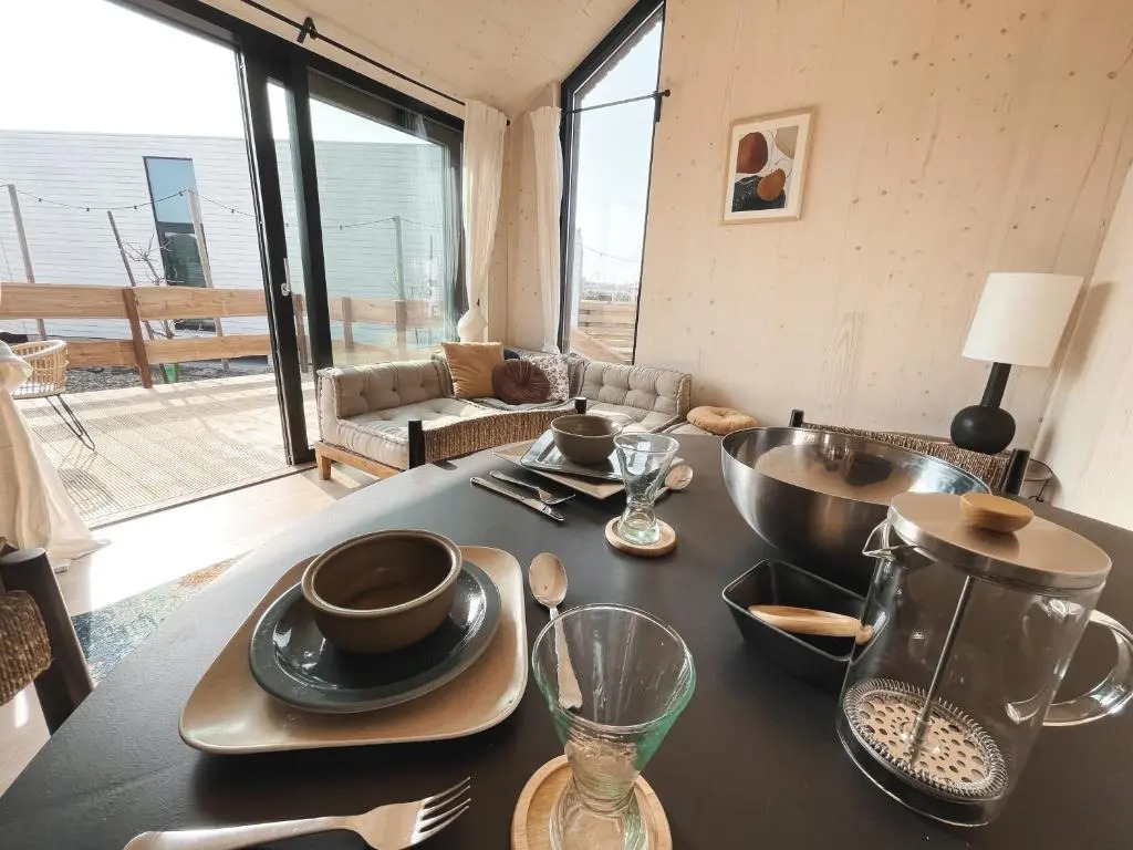 Basecamp Tiny House Eco-resort IJmuiden