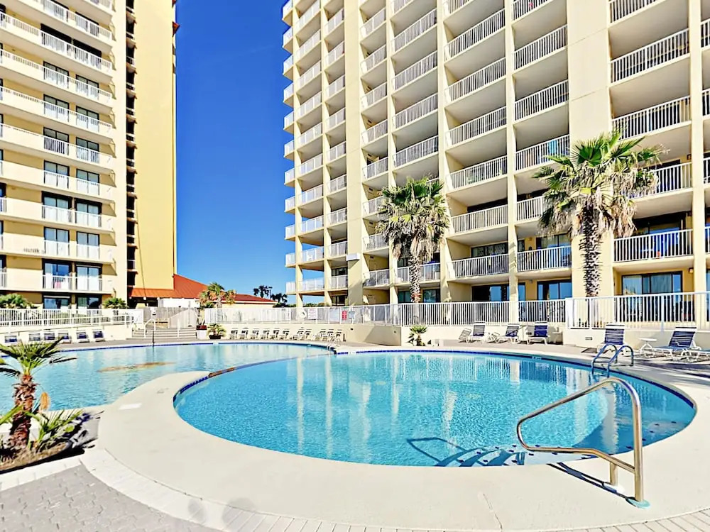 Summer House Condo Unit 1504a 3 Bedrooms 2 Bathrooms Condo