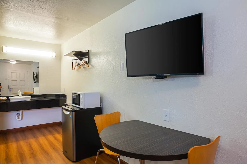 Motel 6-Ventura, CA - Downtown